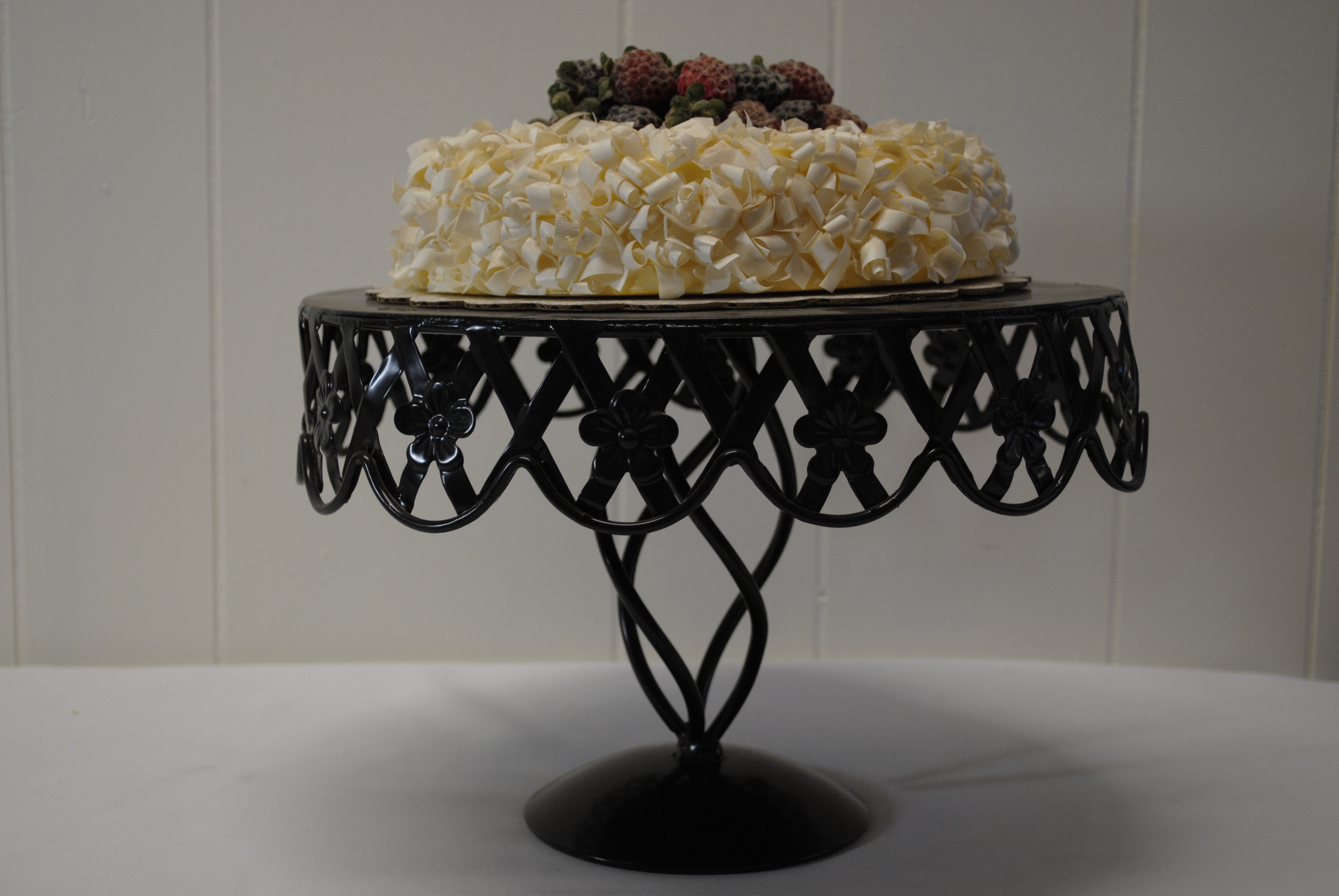 BLACK CAKE STAND