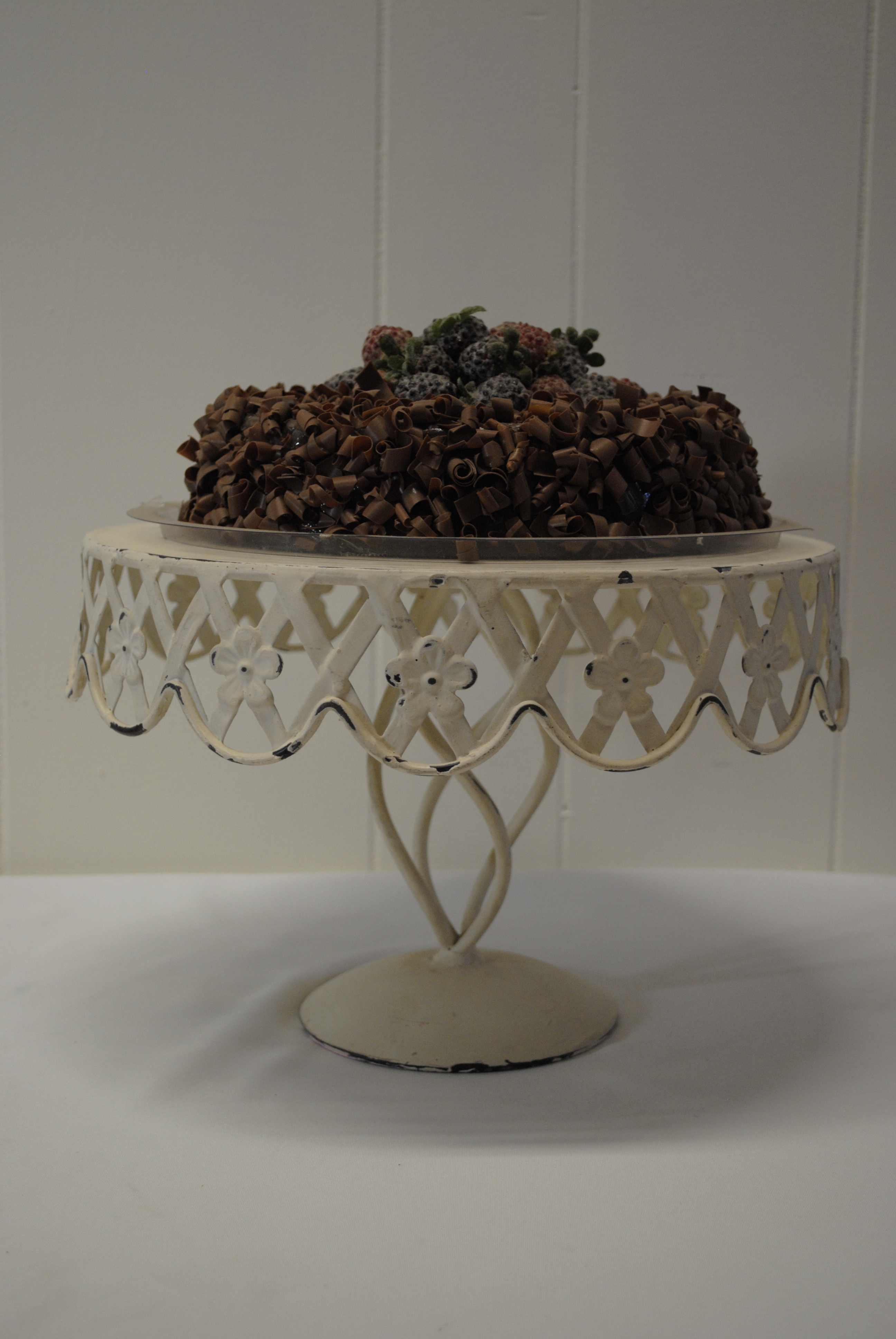 CREAM CAKE STAND