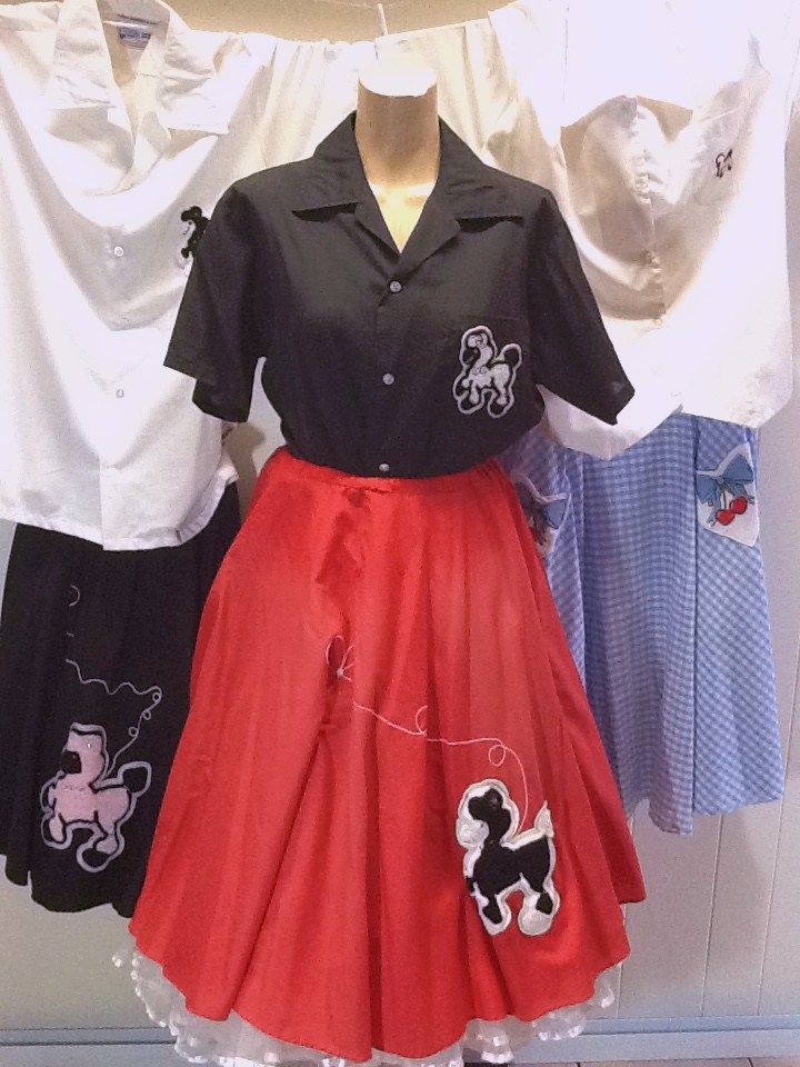 50'S POODLE SKIRTS