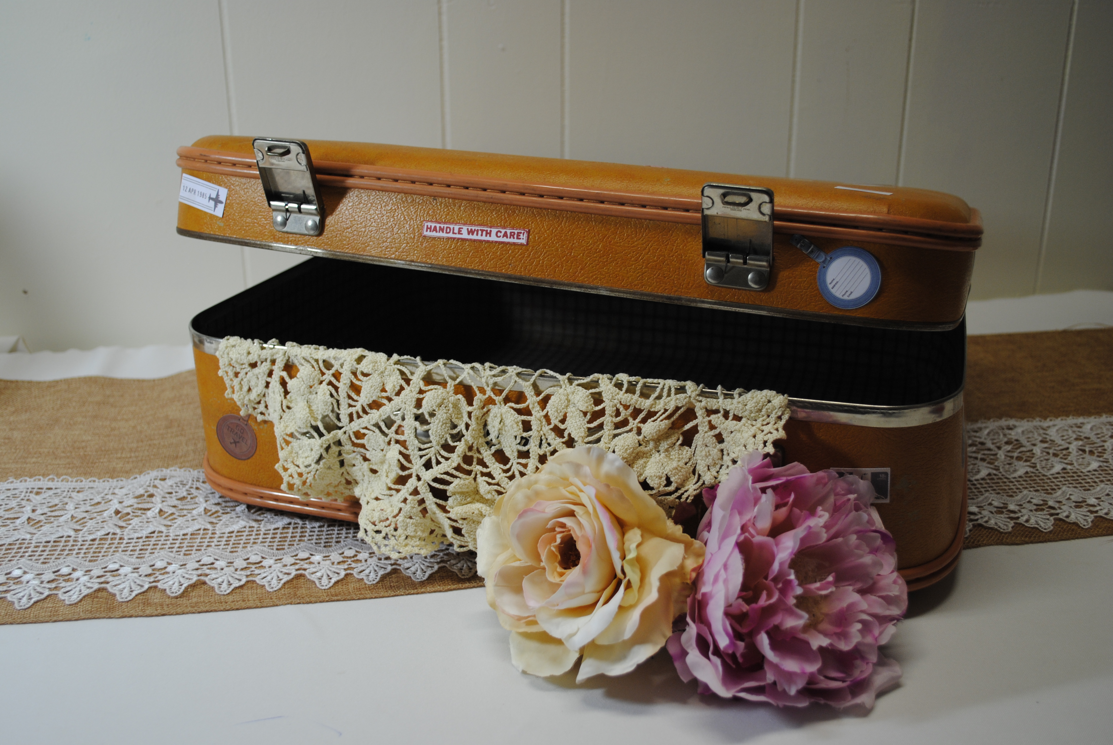 Wishing Well, SUITASE