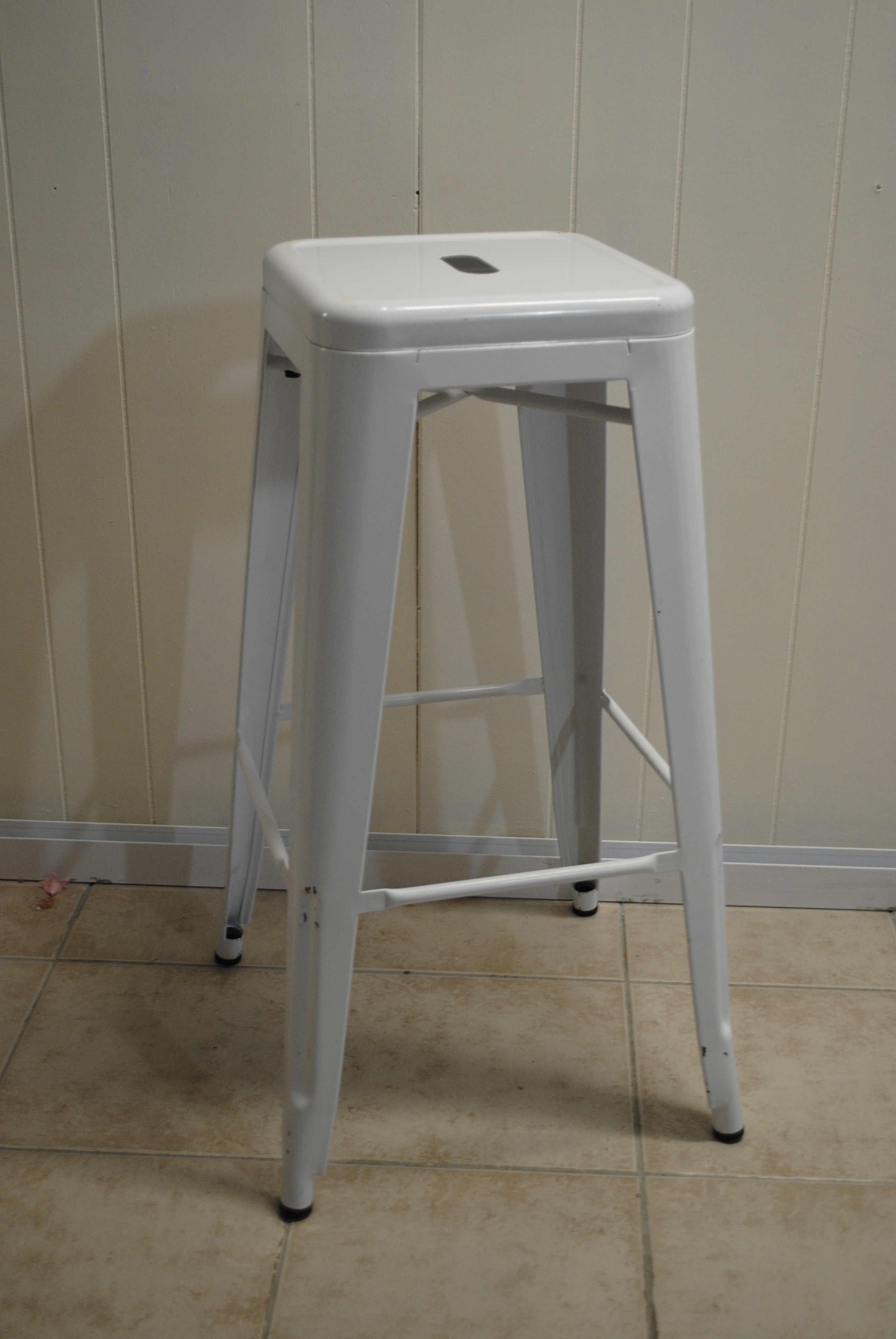 BAR STOOL