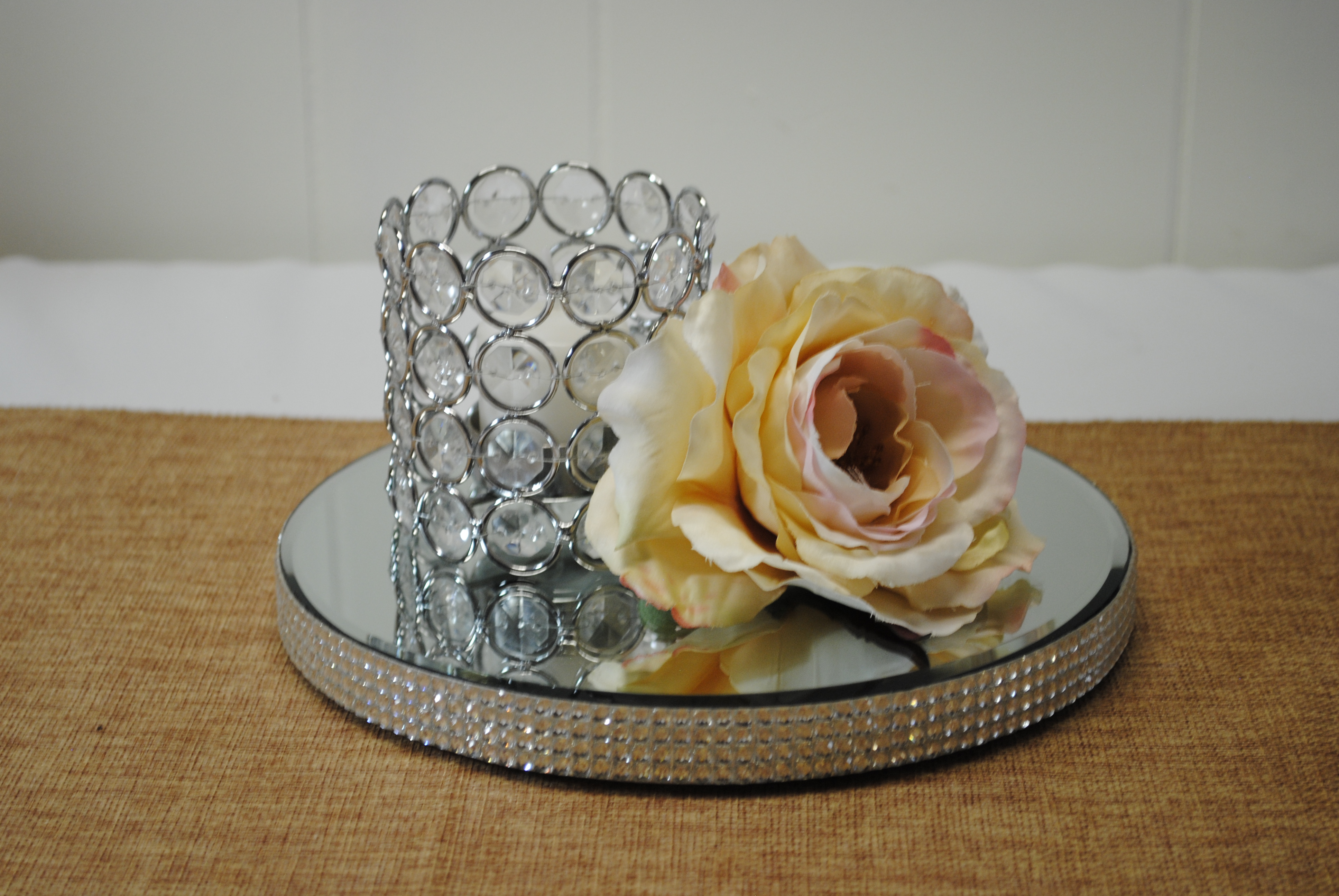 MIRRORS - Round with Diamonti Edge