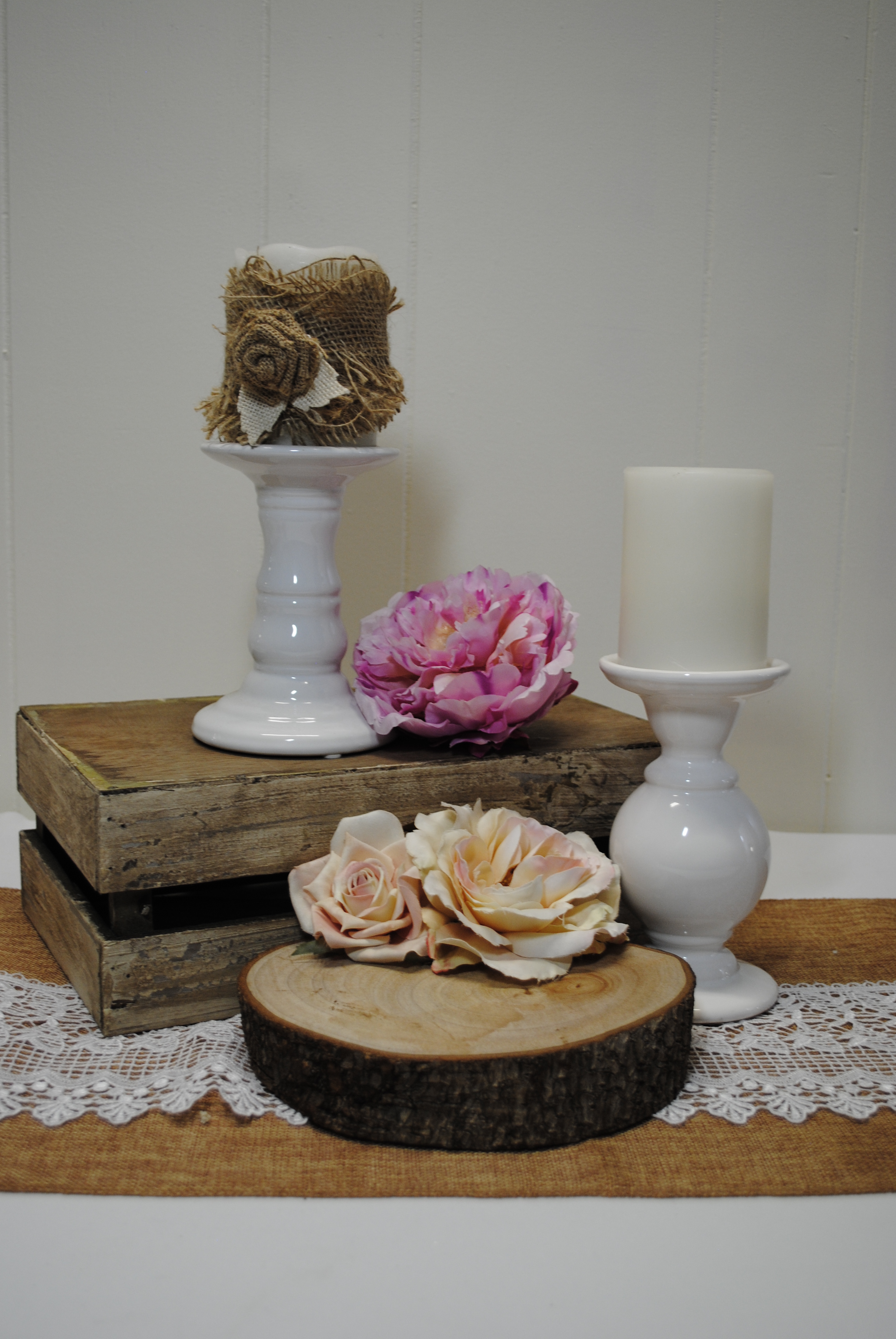 WHITE CERAMIC HOLDER