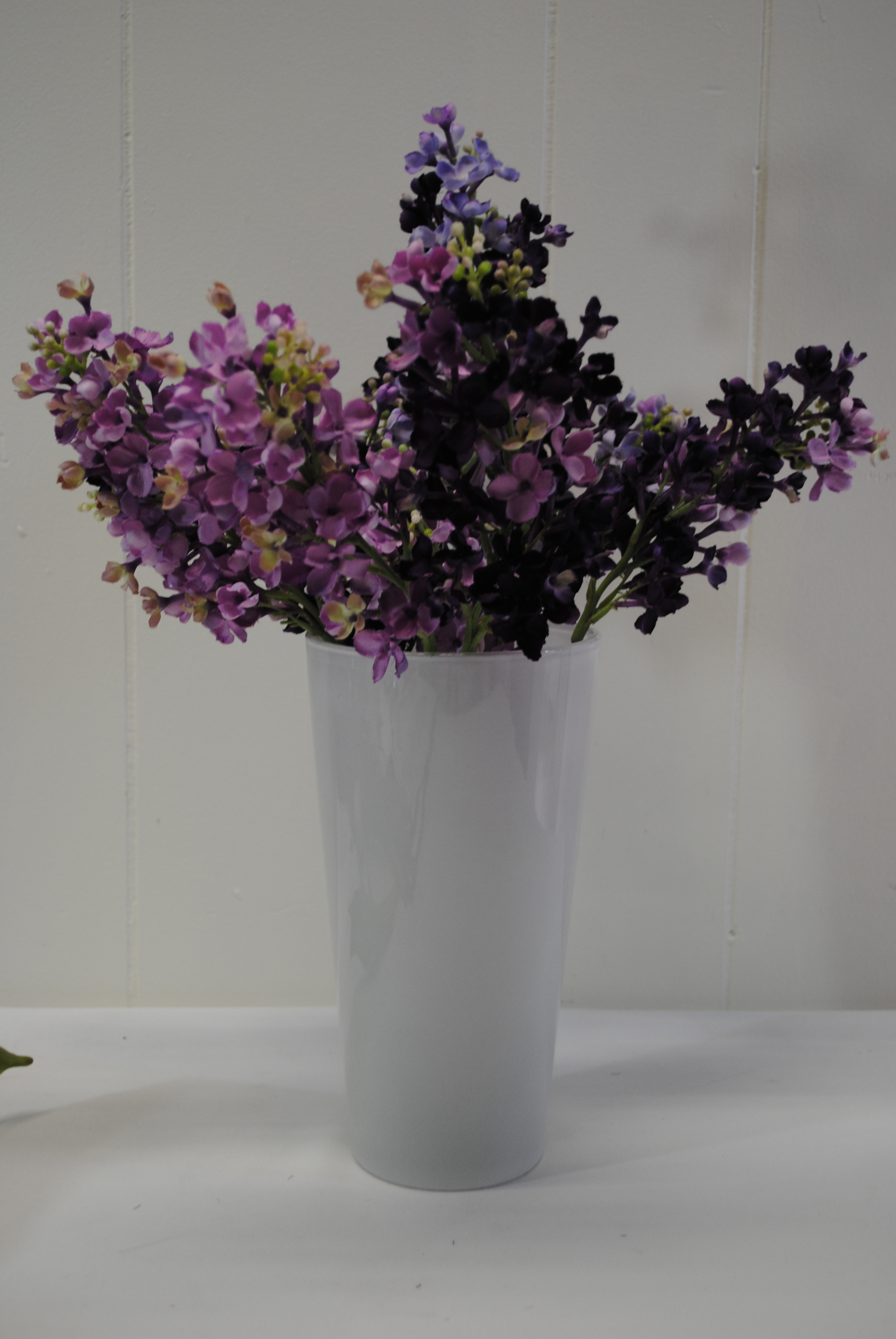 VASE, WHITE CYLINDER