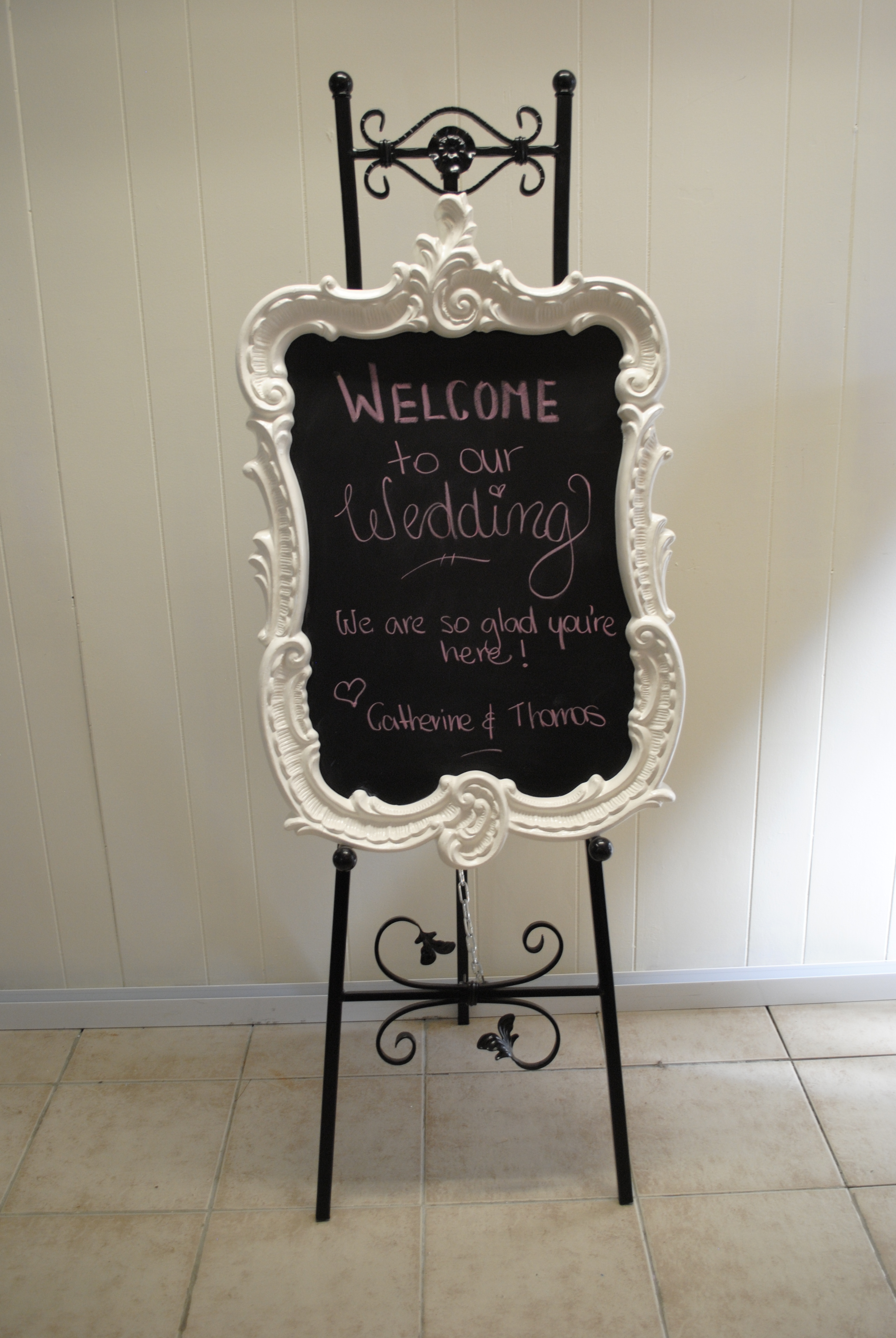 FLOOR EASEL WITH BLACKBOARD