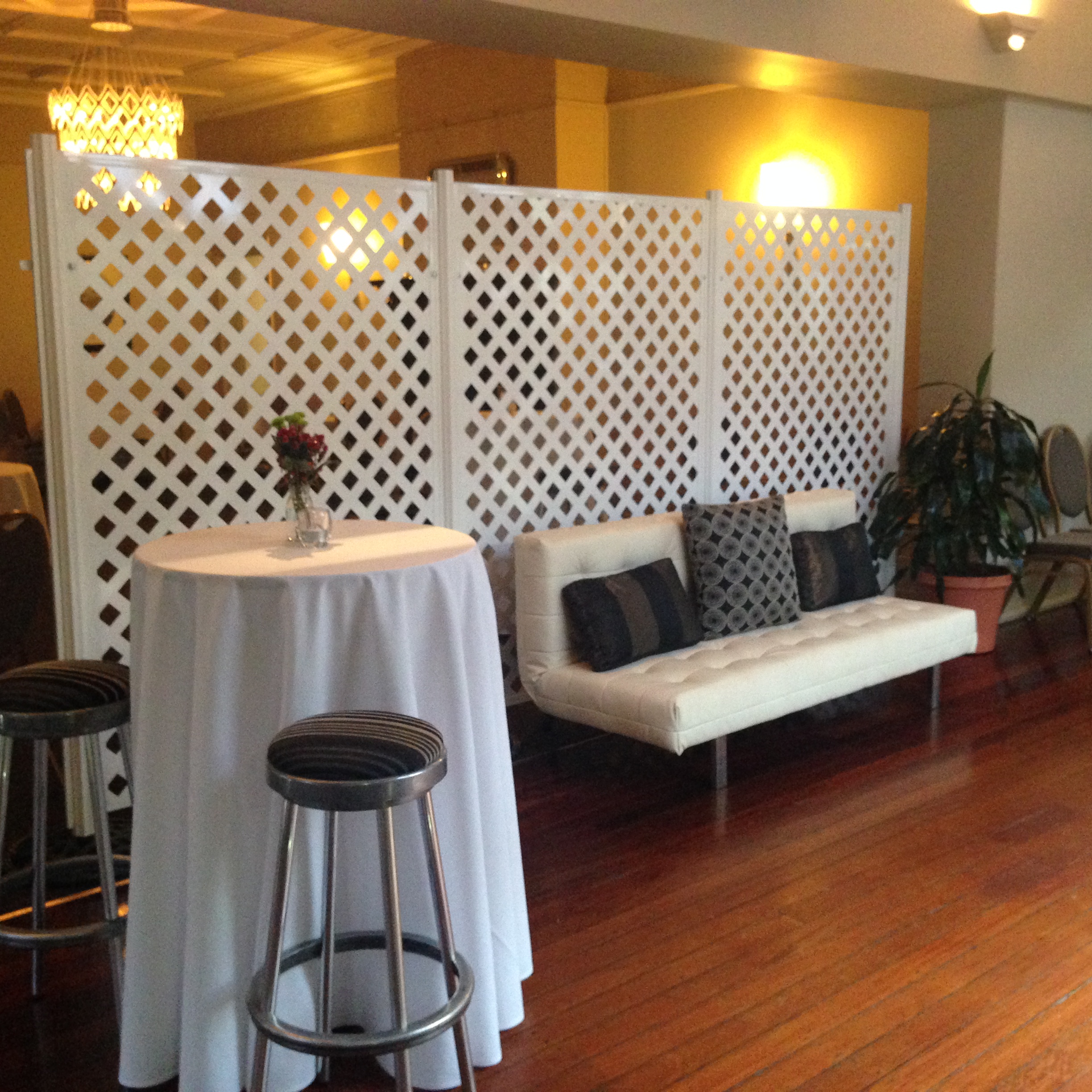 LATTICE PANEL BACKDROP