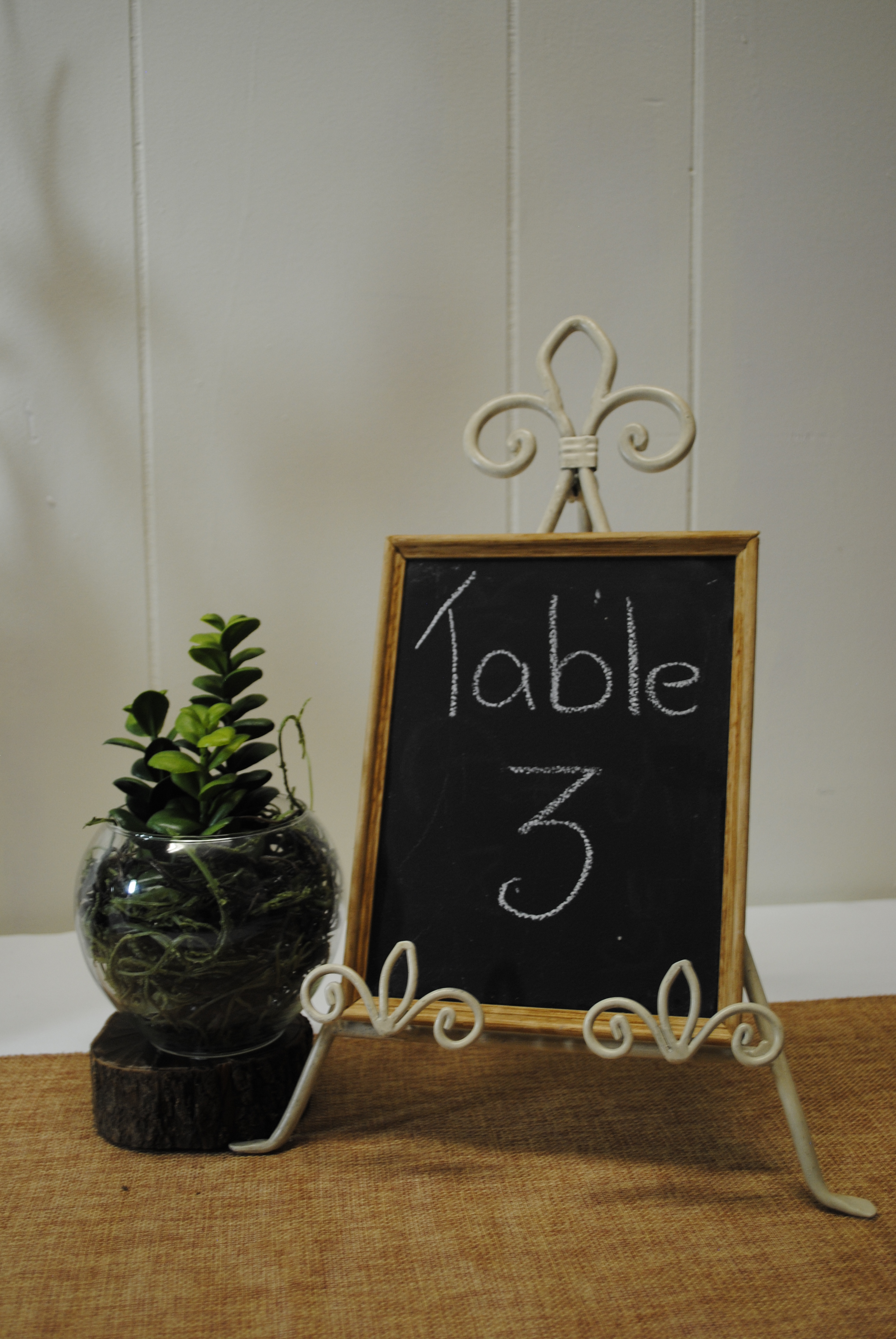 TABLE NUMBERS SHABBY EASEL
