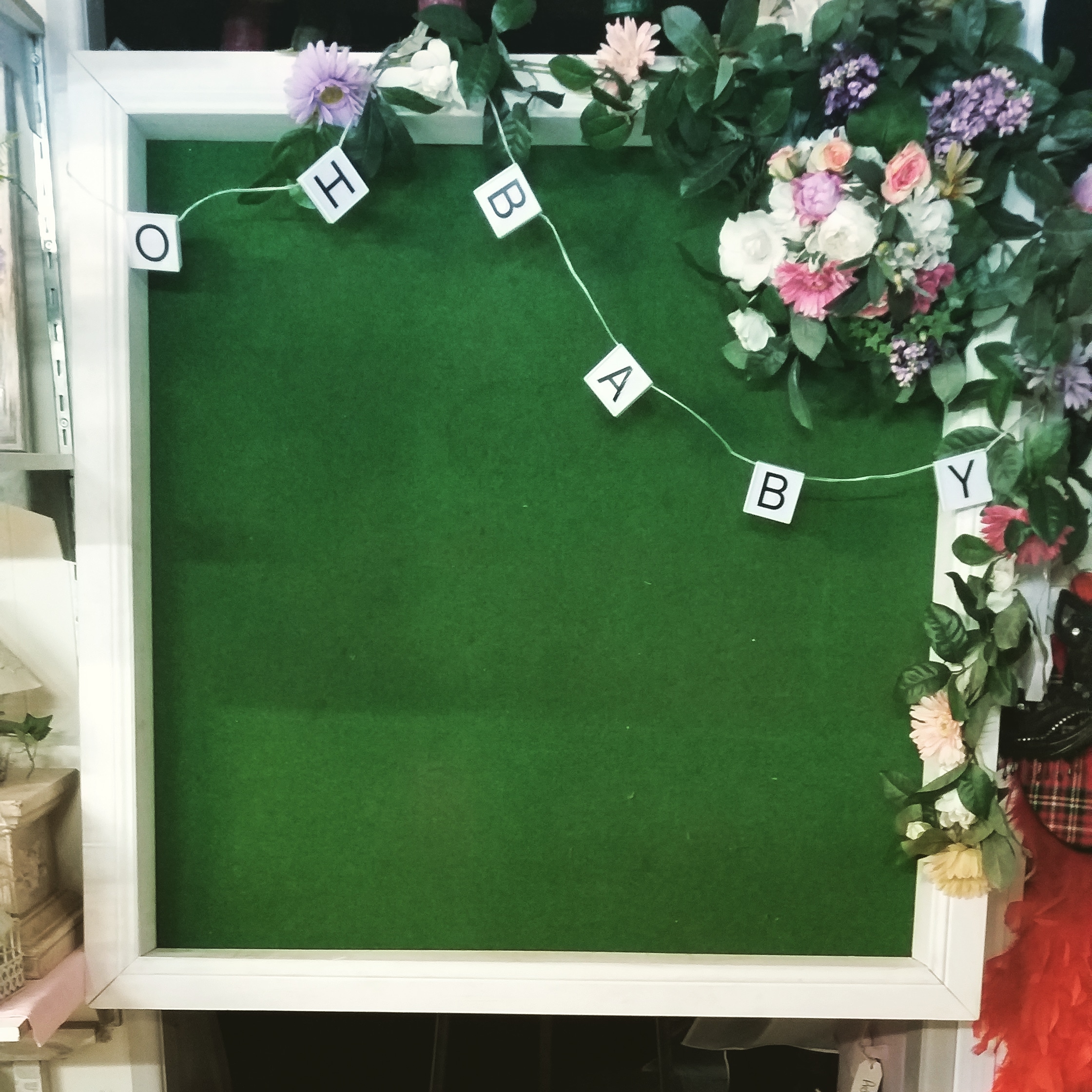FLORAL FRAME GREEN ON EASEL