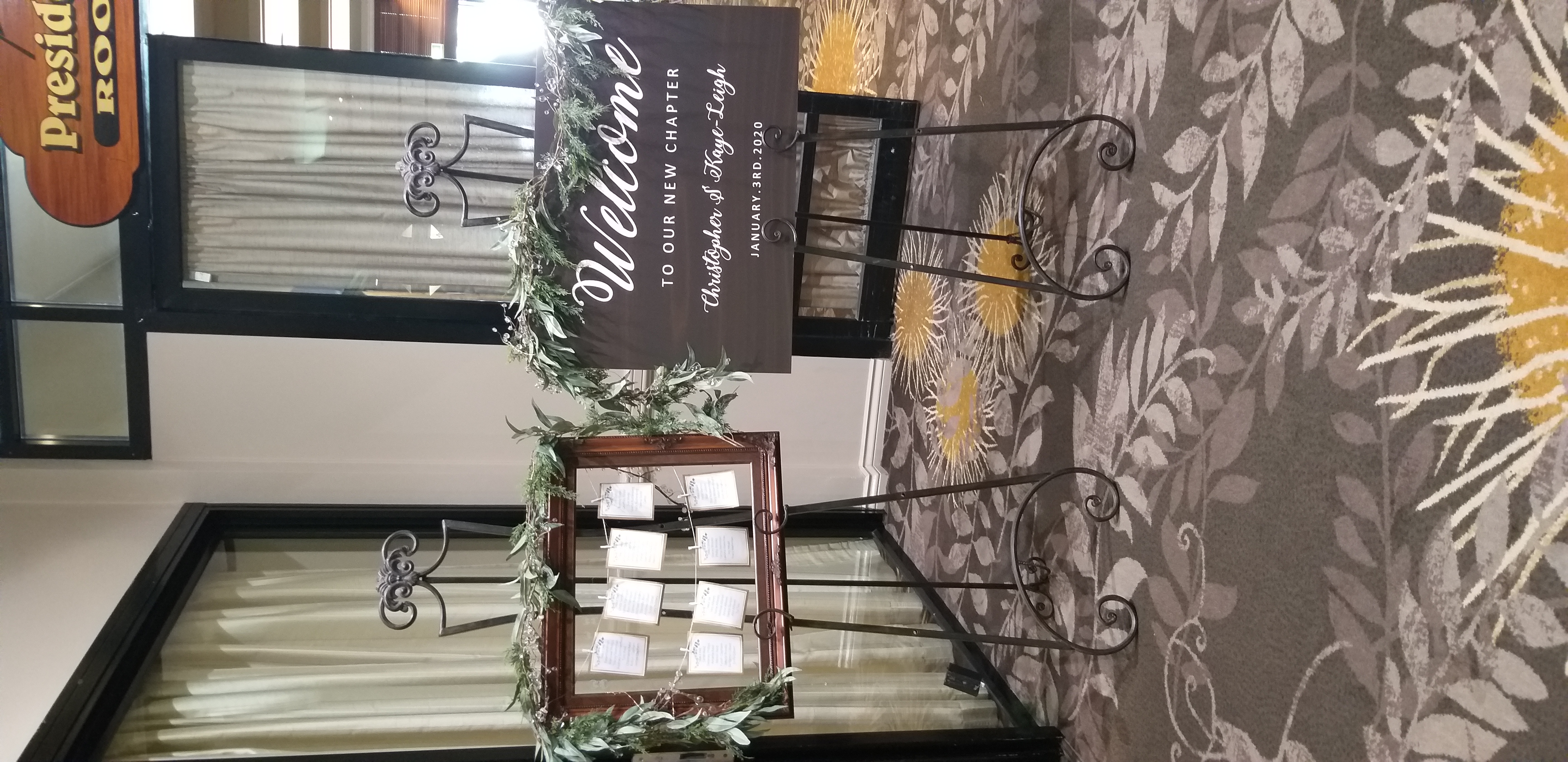 FLOOR EASELS BLACK STRAIGHT