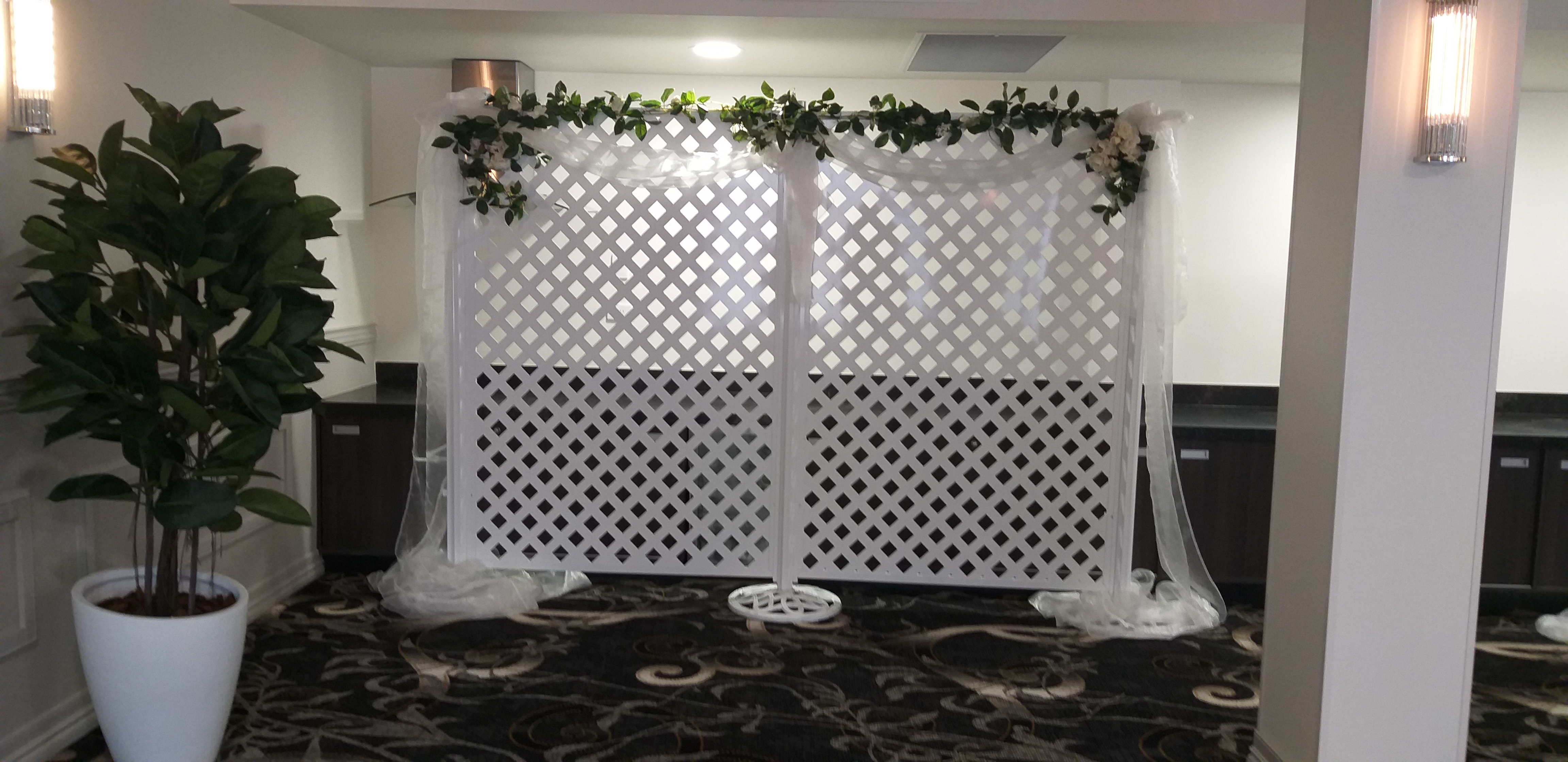 LATTICE PANEL BACKDROP