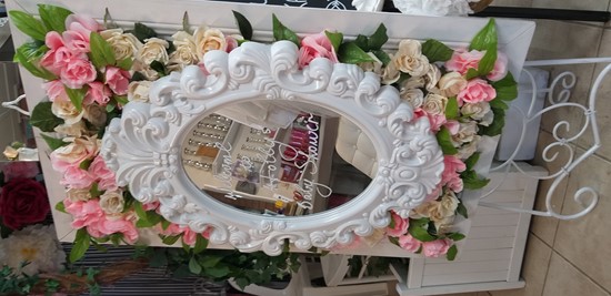 FLORAL FRAME ON EASEL PINK AND WHITE