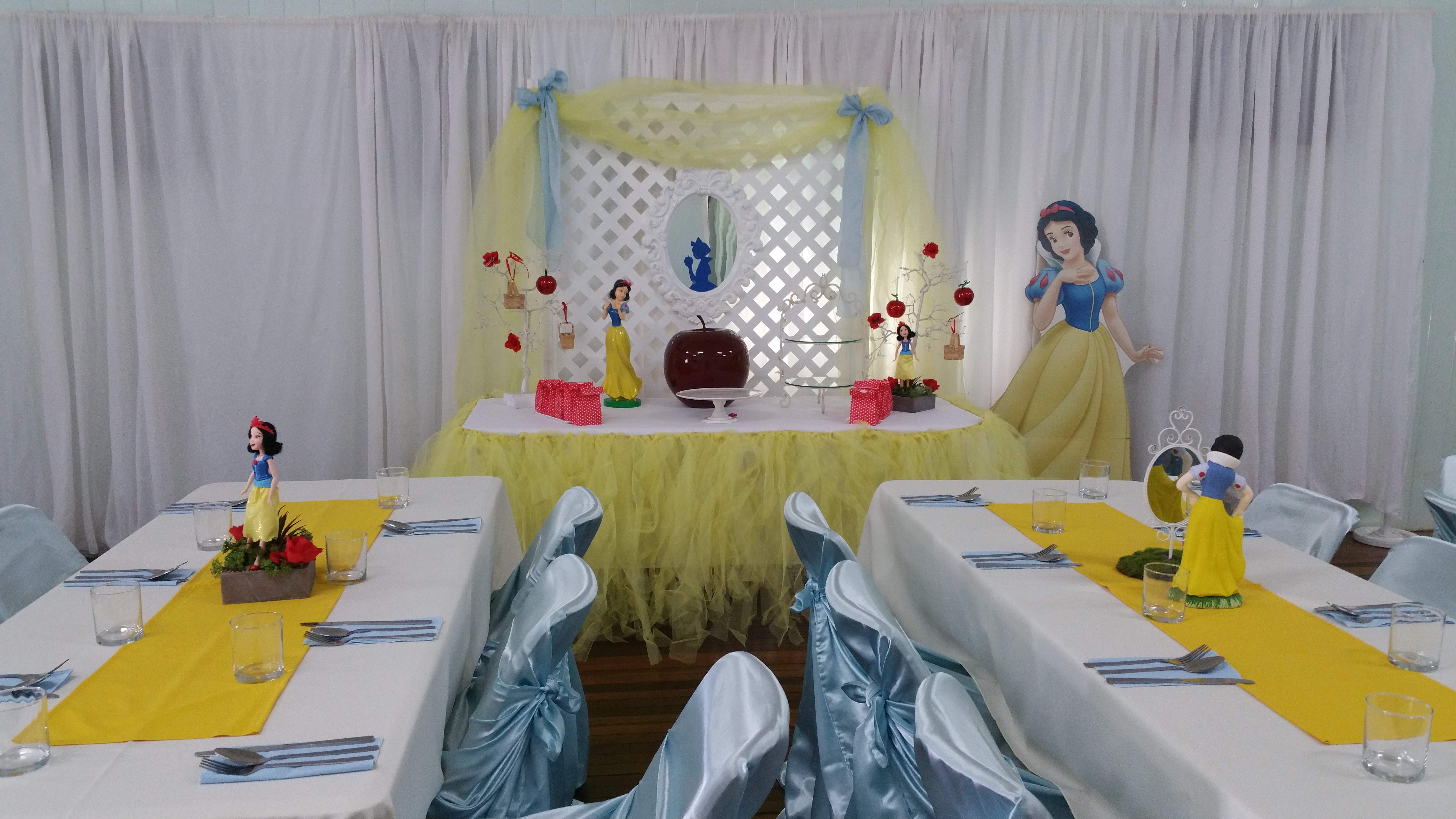 SNOW WHITE THEME PARTY